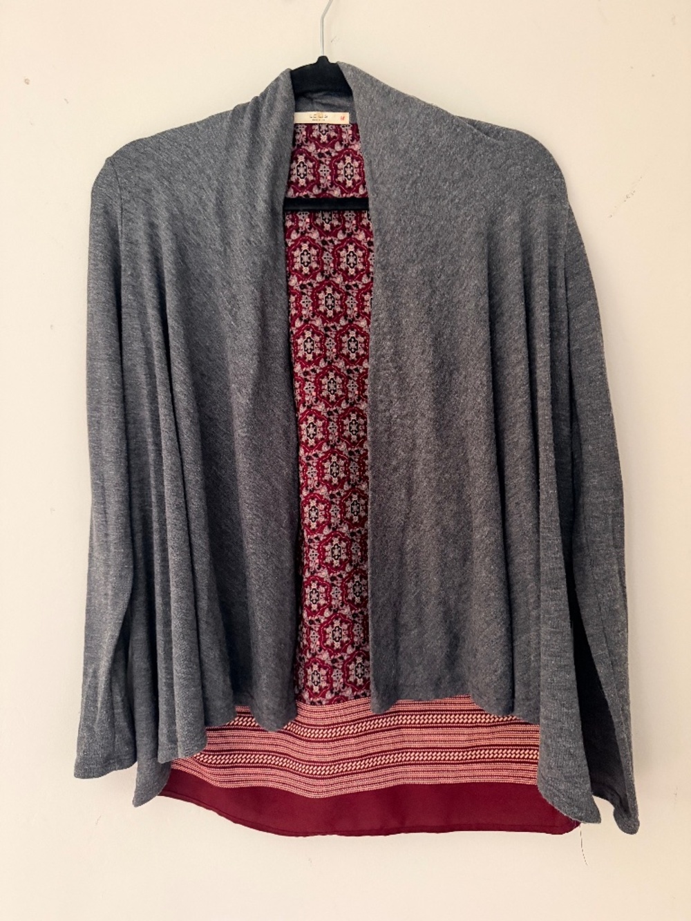 Le Lis Gray Open Front Cardigan Burgundy Printed Back Long Sleeve Size M
